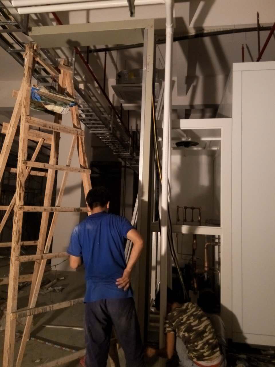 松山湖華為電纜橋架進(jìn)場(圖5) 華為橋架安裝圖四